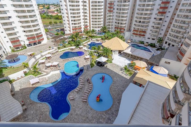 Crianças se divertindo em uma das piscinas do Wyndham Olímpia