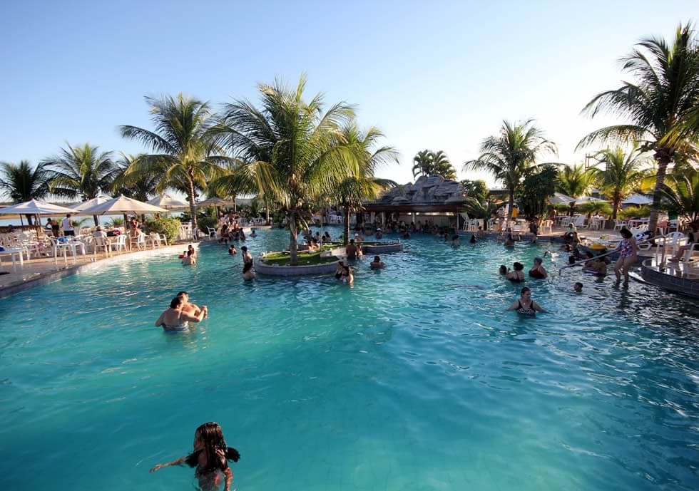 Toboágua Kamikaze em destaque, um dos mais altos do parque.