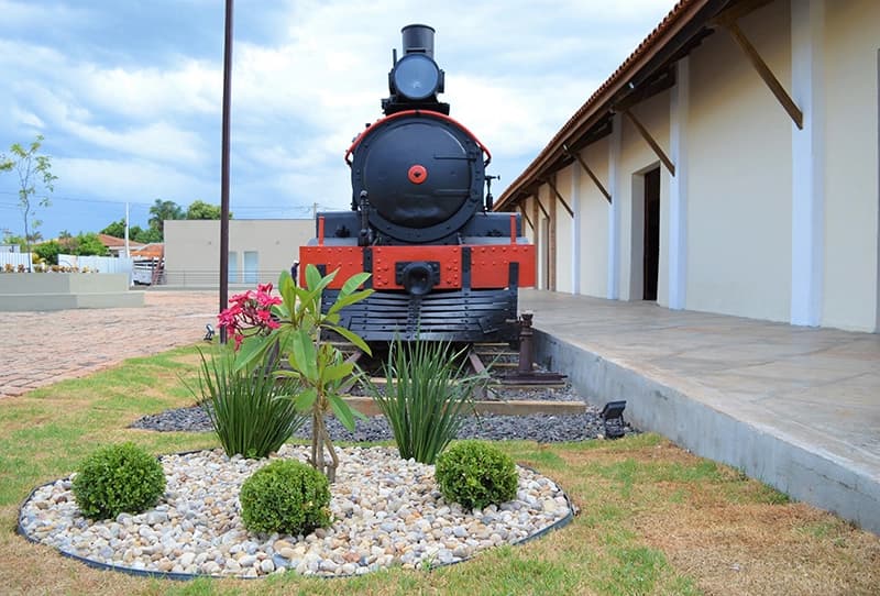 Fachada da antiga Estação Ferroviária de Olímpia