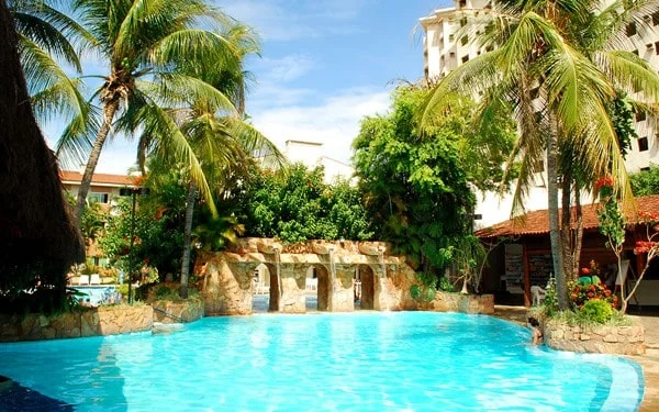 Banner principal do Privê Thermas Hotel com vista para suas piscinas termais e toboágua