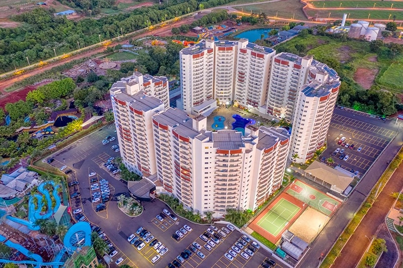 Banner principal do Wyndham Olímpia mostrando sua grandiosa estrutura de piscinas