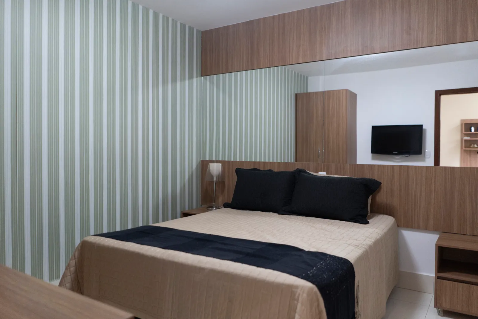 Quarto de casal de um apartamento do Encontro das Águas Thermas Resort