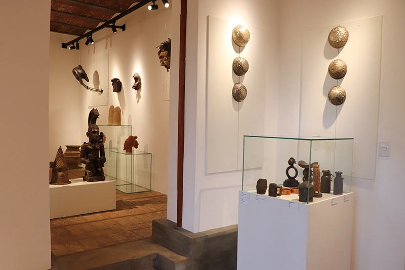 Interior de loja de artesanato e decoração em Olímpia